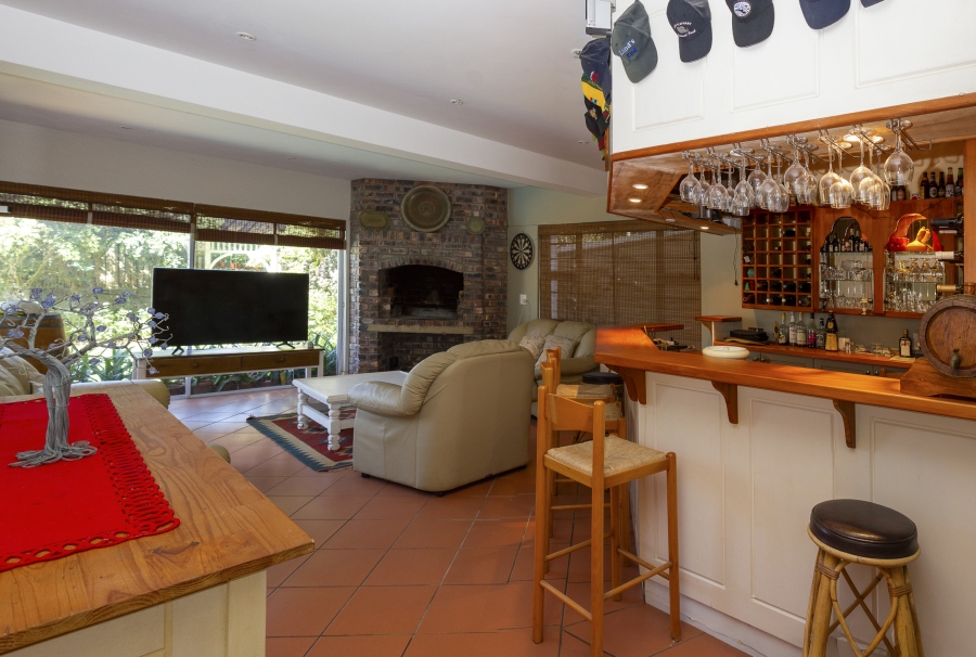 5 Bedroom Property for Sale in Kleinemonde Eastern Cape